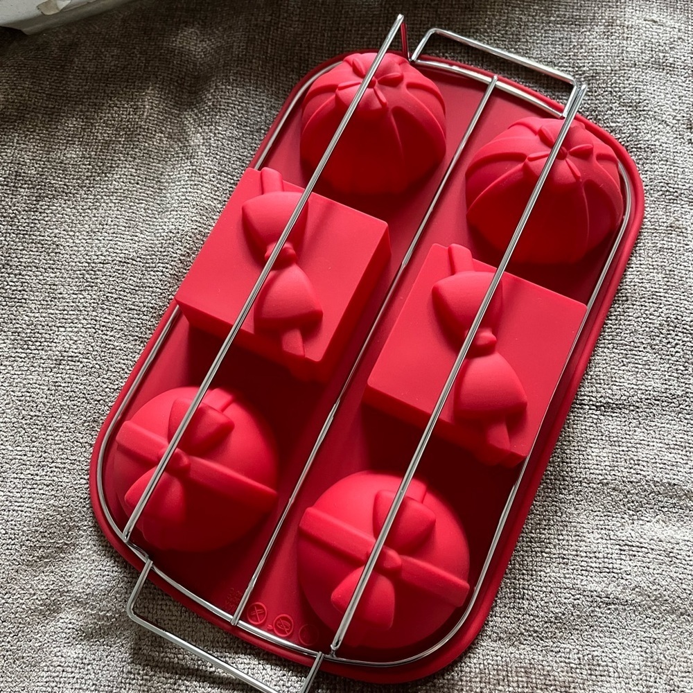 NWOT Present- Shaped Red Silicone Baking Molds with Wire Holding Tray